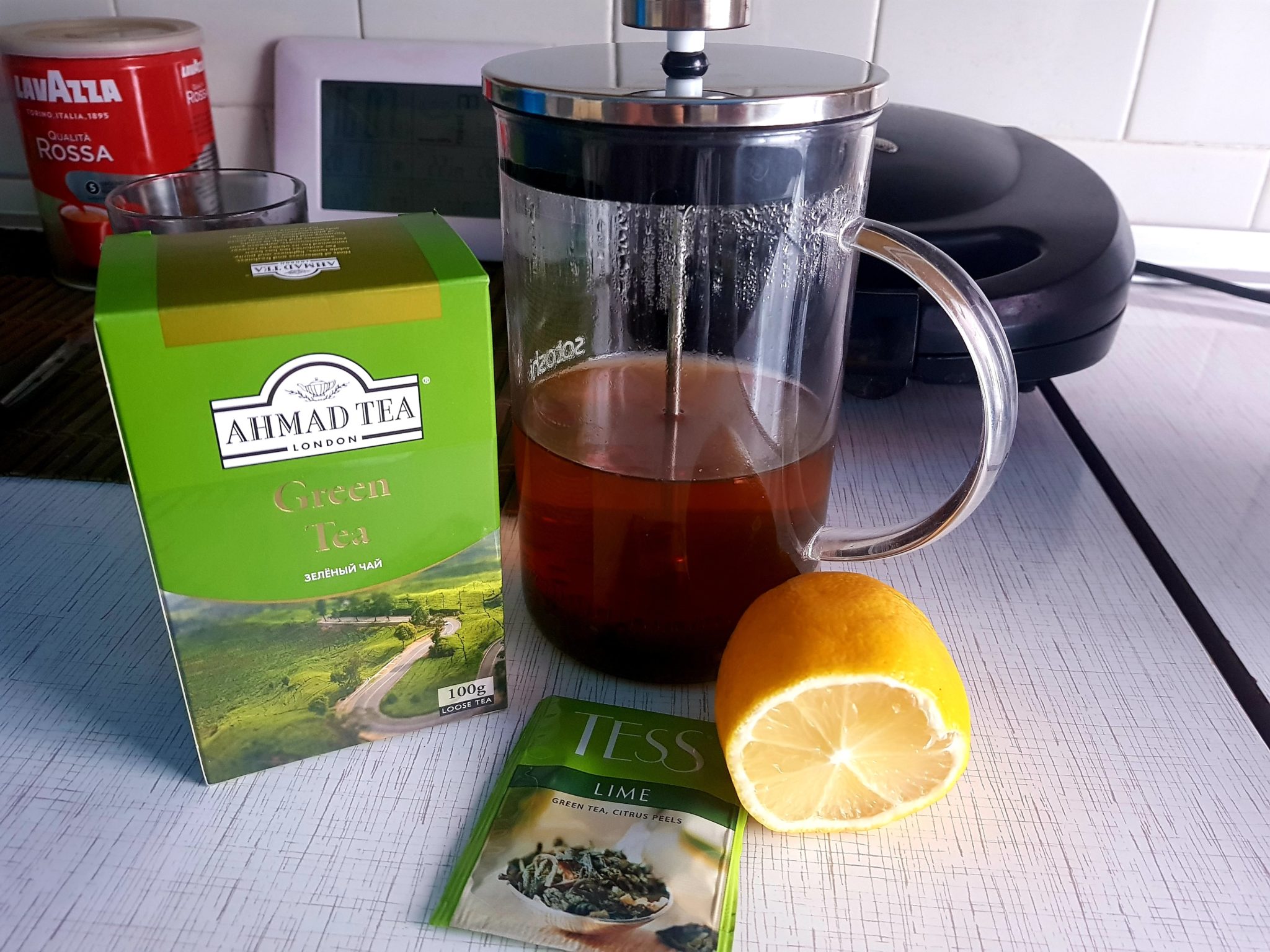 Чай с лимоном калории с сахаром. Чай с лимонным соком в пакетиках. Чай Citrus набор. Зелёный чай с лимоном калорийность. Чай с лимоном калорийность.