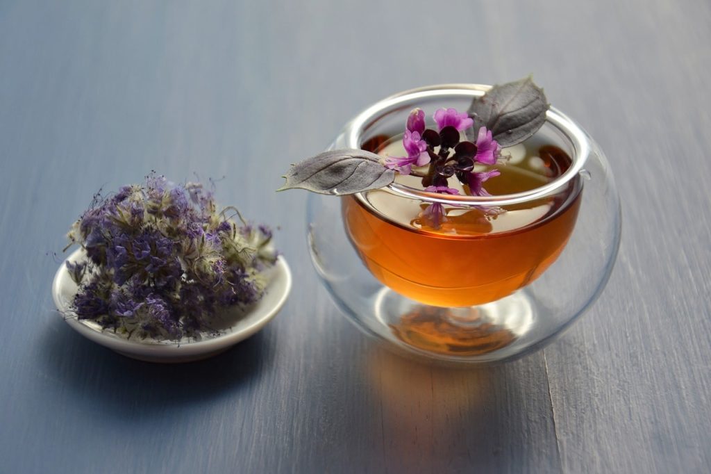 Алтайский чай в чаше